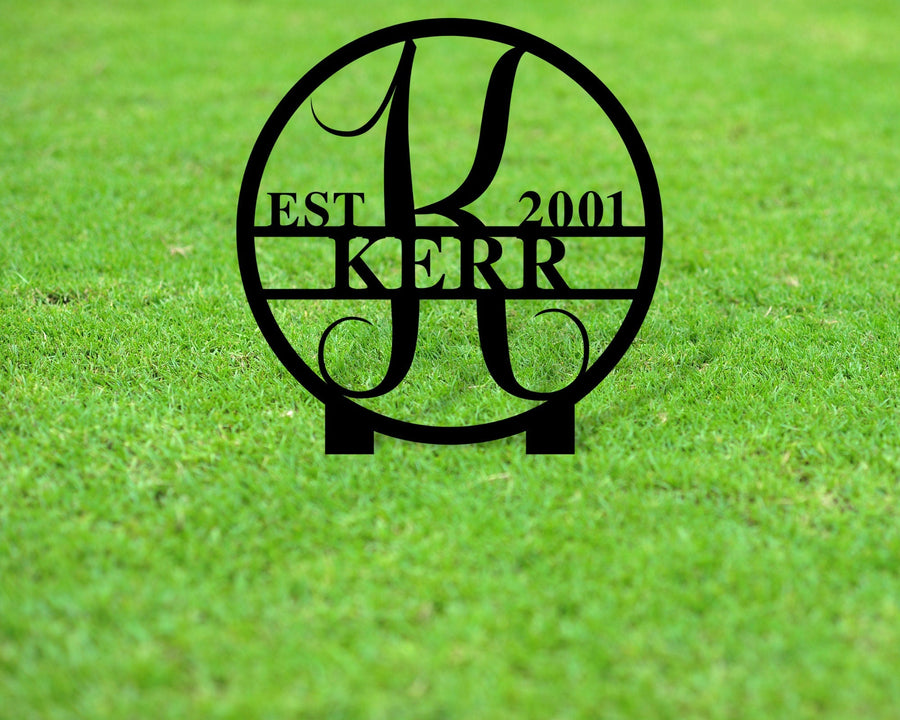 Circle Family Monogram Yard Sign